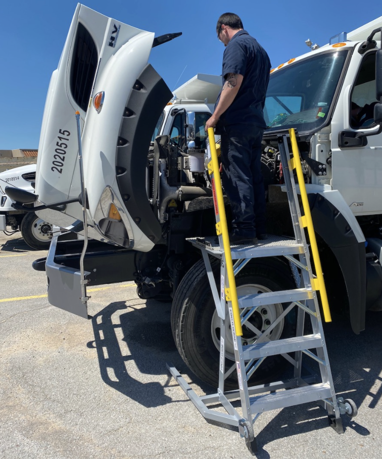 this image shows mobile truck engine repair in Lodi, CA